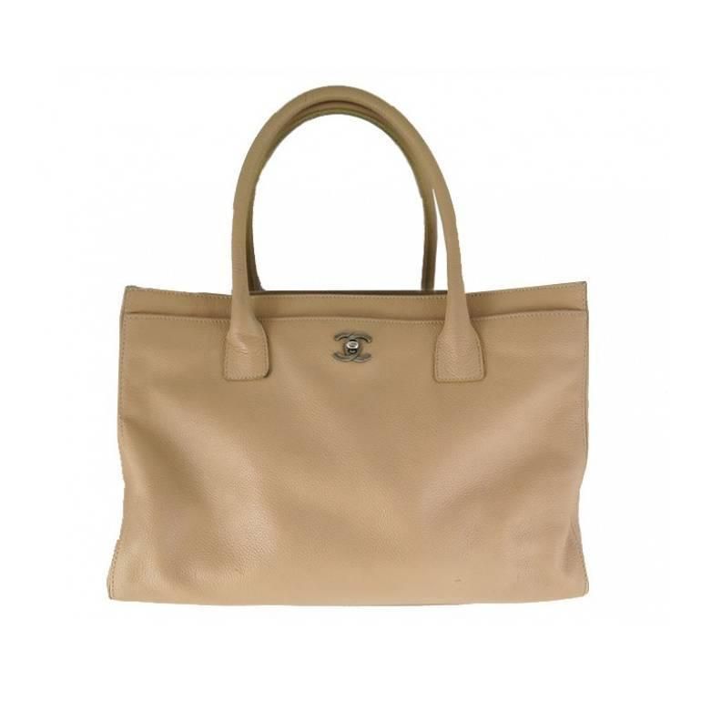 executive tote