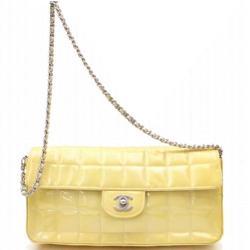 chanel chocolate bar flap bag