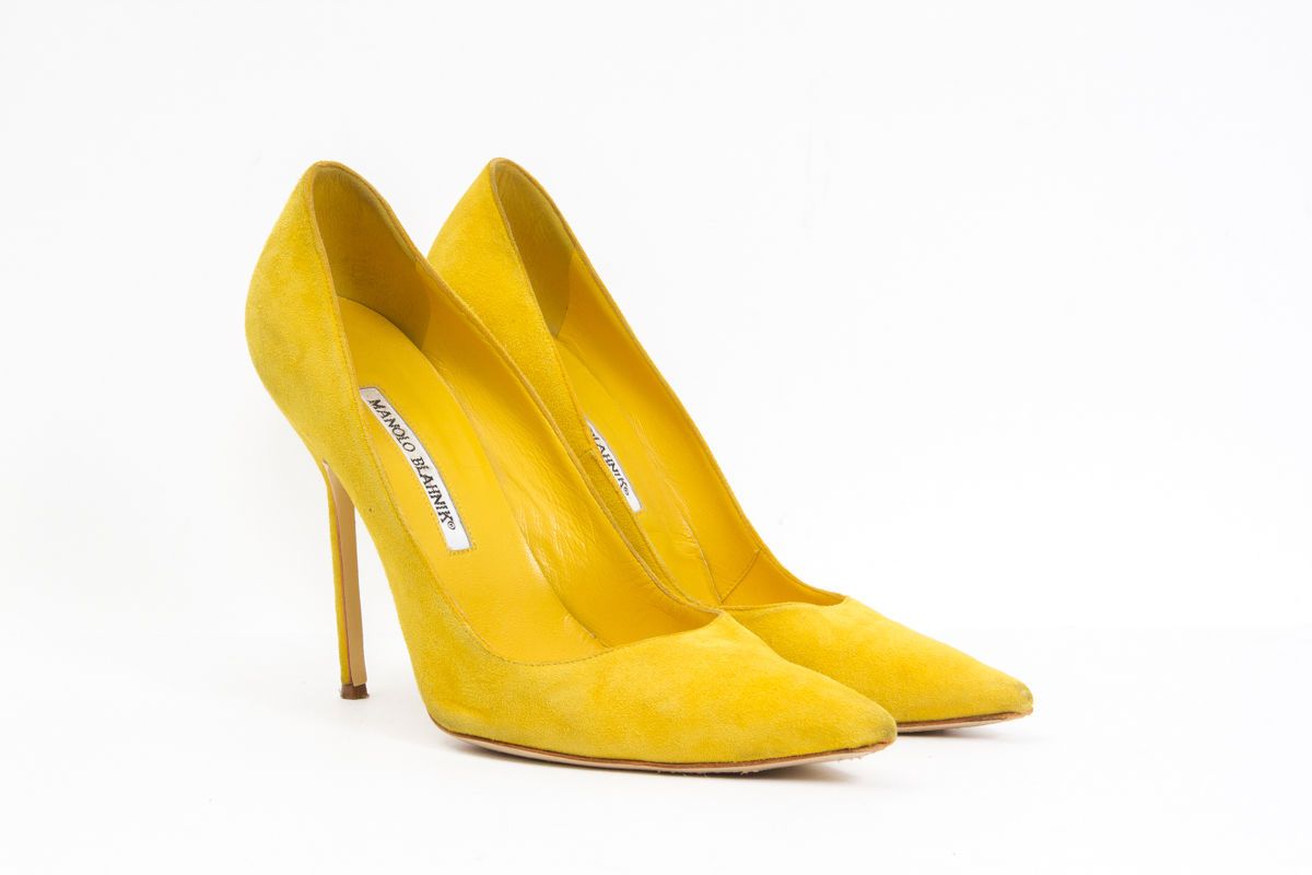 canary yellow pumps