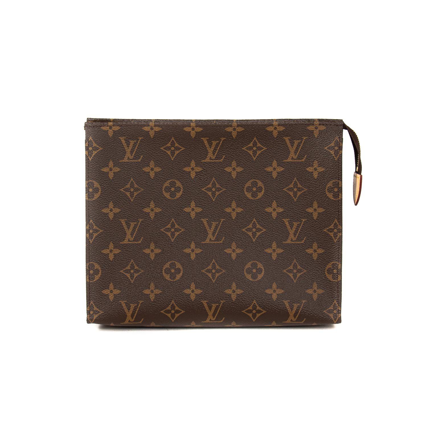 louis vuitton pouch toiletry monogram 26