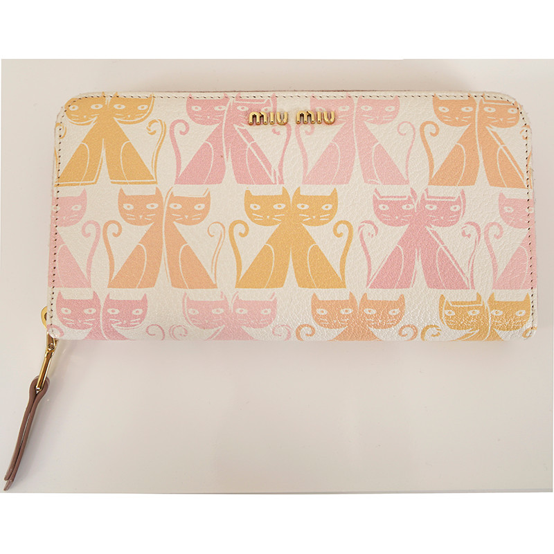 New 625 Miu Miu White Leather Madras Cat Print Zip Around Large