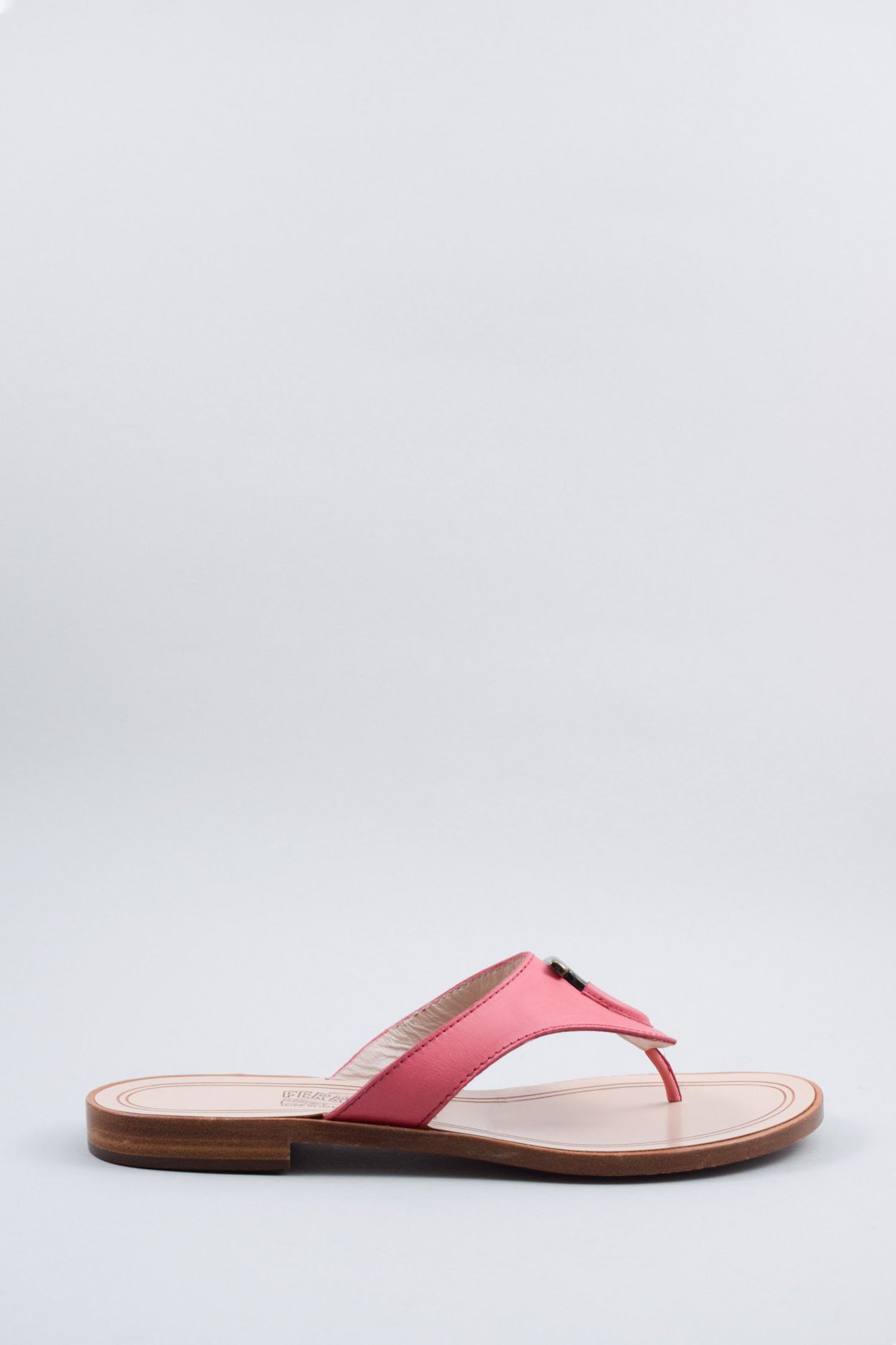 salvatore ferragamo thong sandals