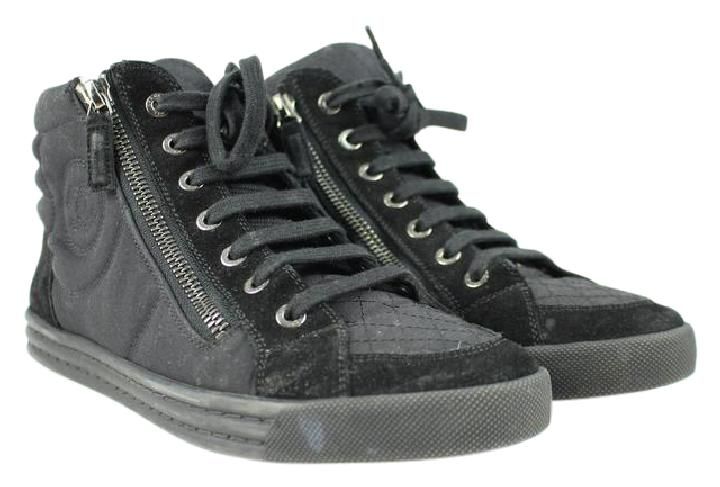 black quilted tennis shoes