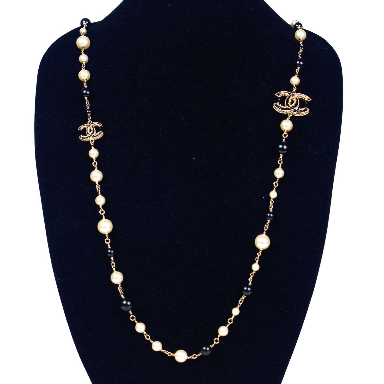 Chanel Pearl Necklace Cc White Black 