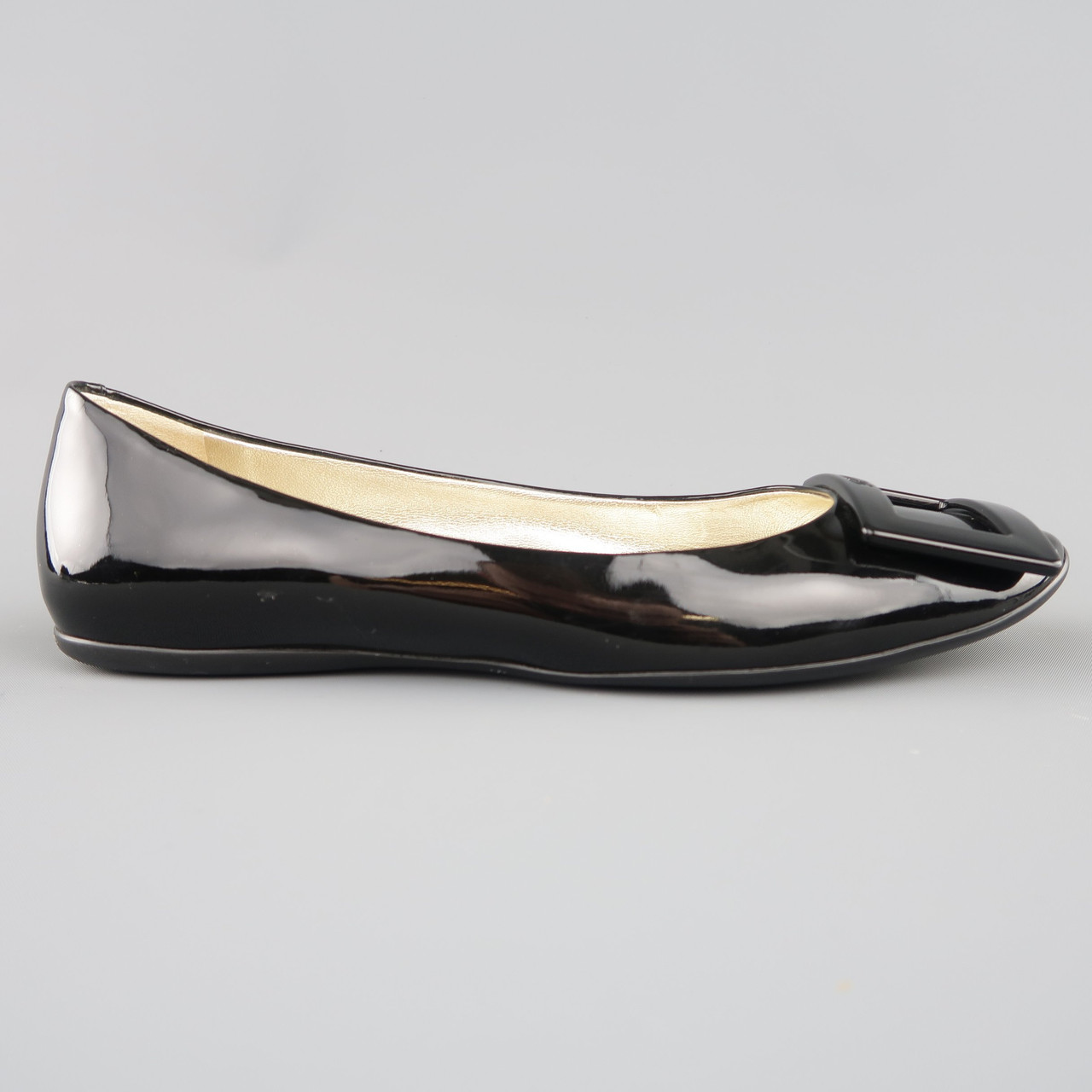 Roger Vivier Size 7 5 Black Patent Leather Gommette Buckle Flats Leprix Roger Vivier Size 7 5 Black Patent Leather Gommette Buckle Flats Leprix