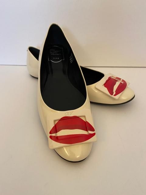 roger vivier flats