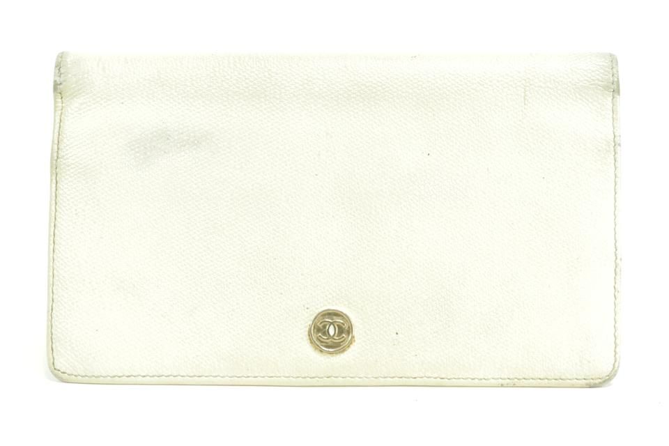 white chanel wallet