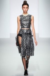 simone-rocha-rtw-ss2014-runway-09_101805367274