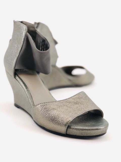 eileen fisher sandals