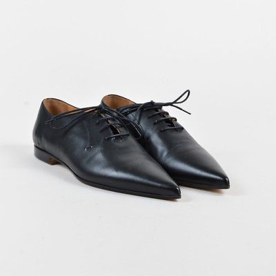 pointed toe oxford