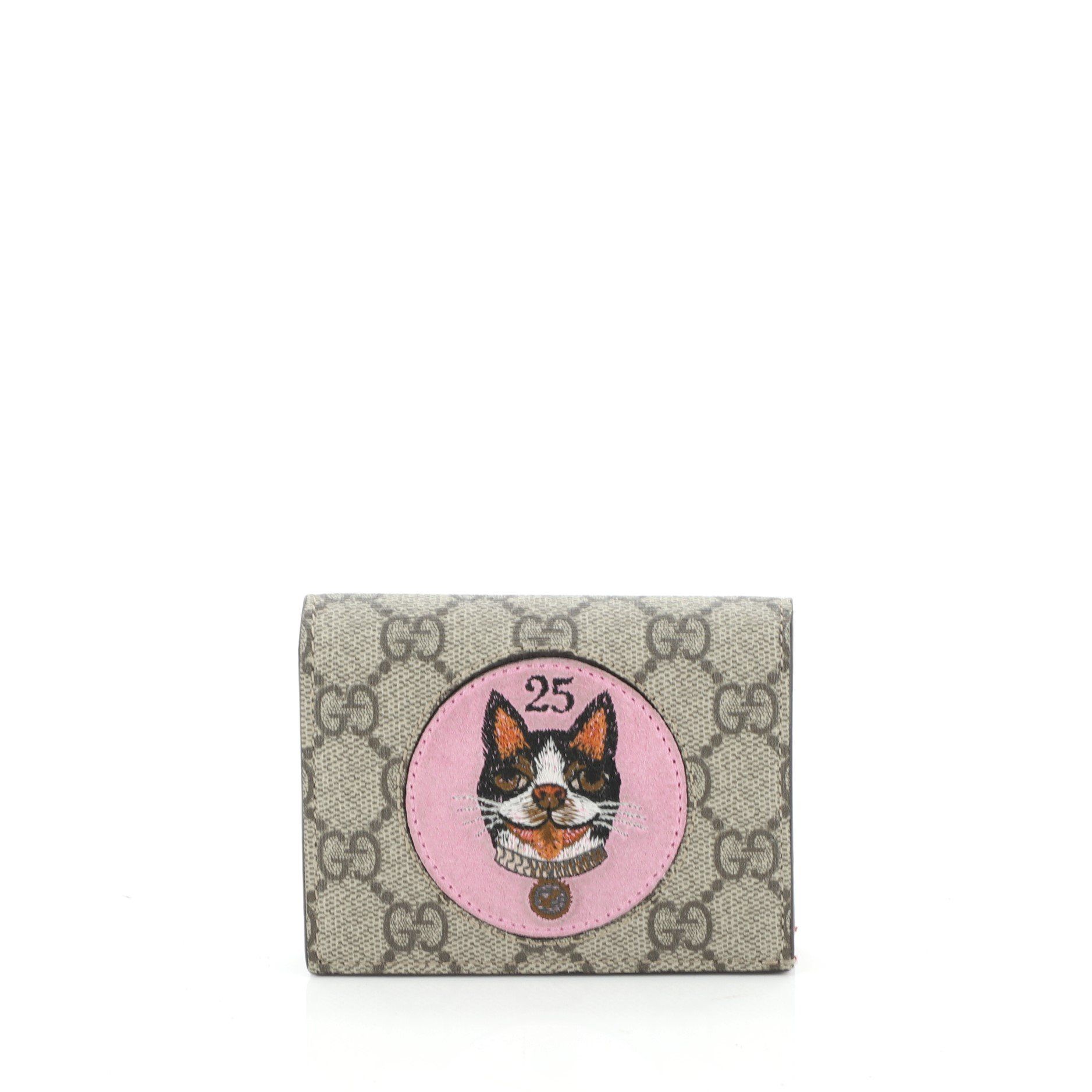 gucci wallet dog