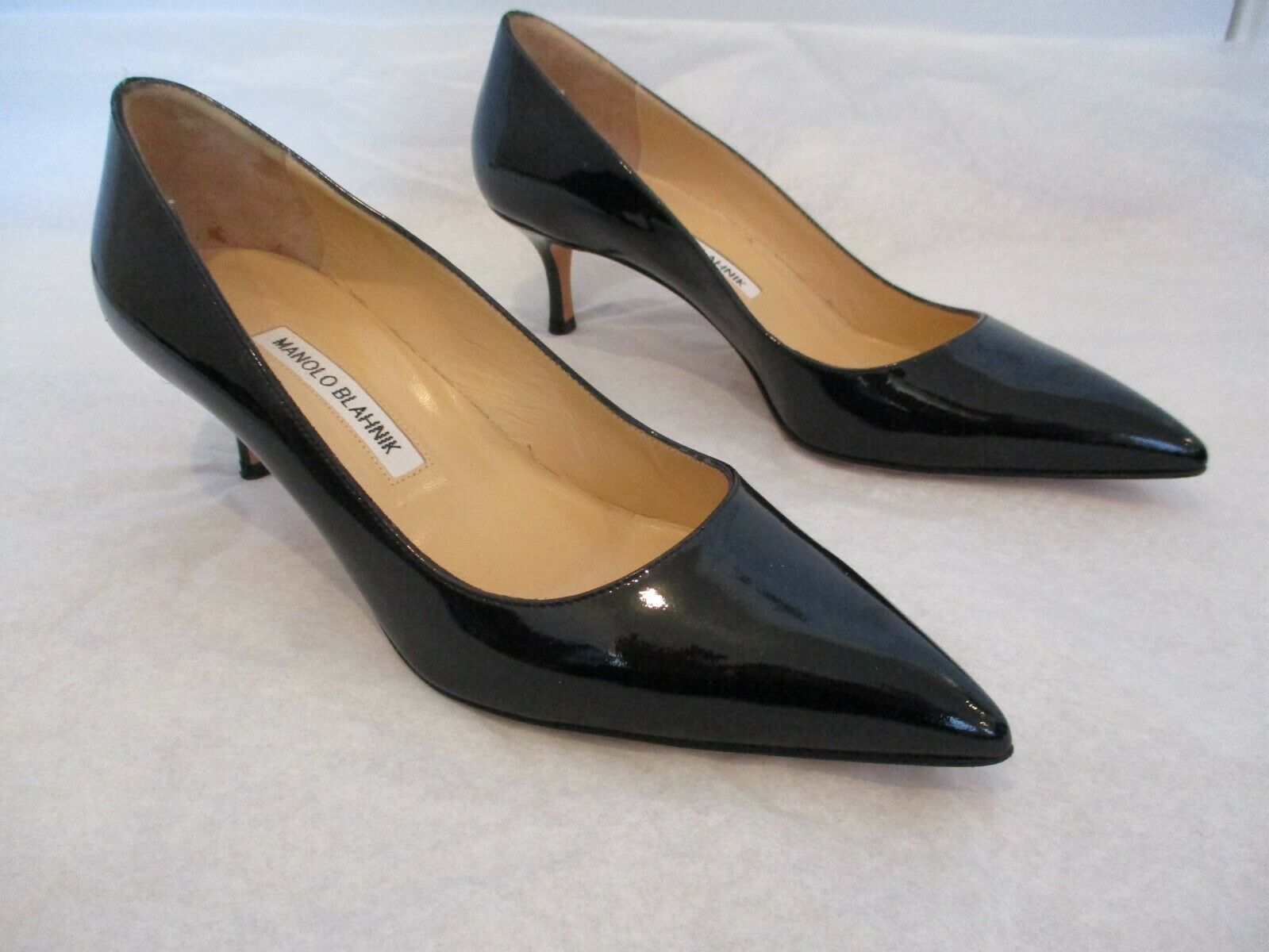 black pumps size 2