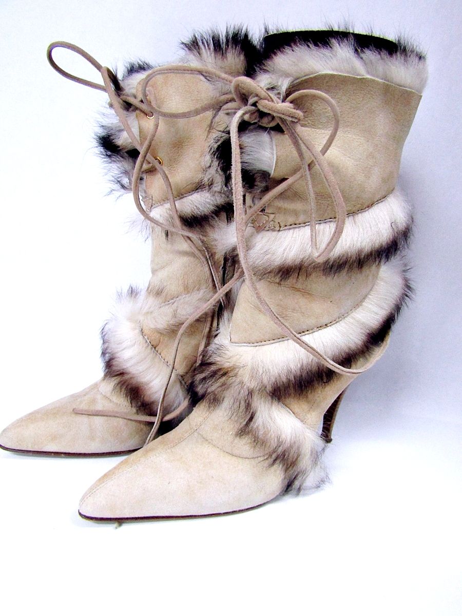 beige fur boots