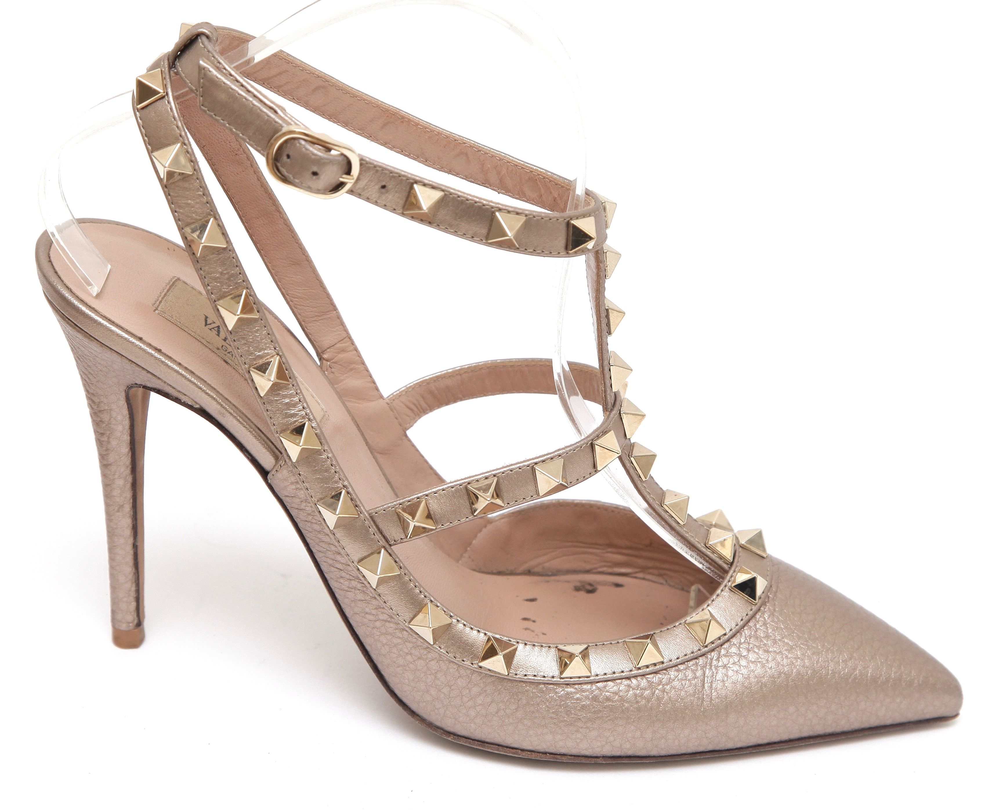 rockstud ankle strap pump