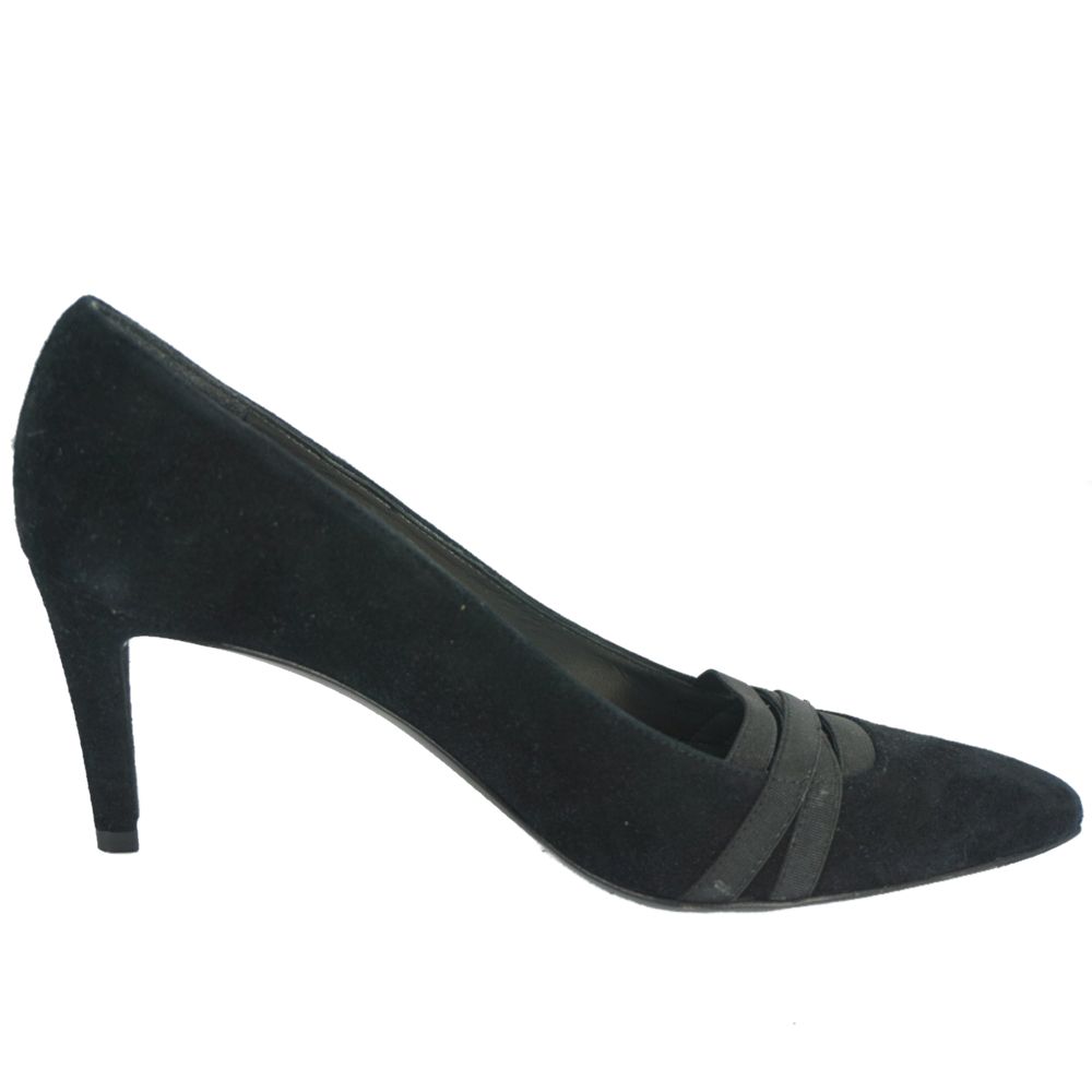 black pumps size 8.5